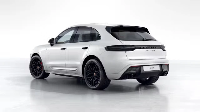 2026 Porsche Macan GTS - Image 18 of 31