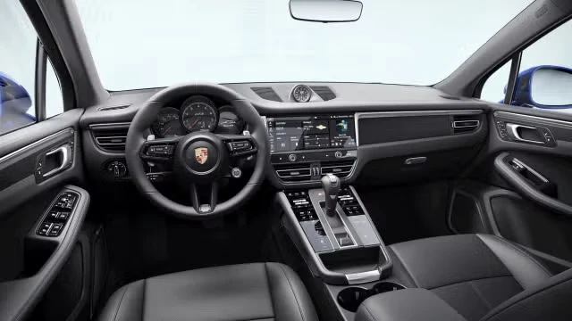 2026 Porsche Macan GTS - Image 26 of 31