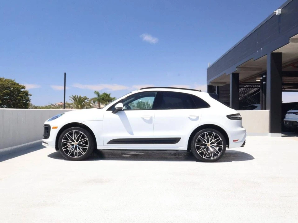 2026 Porsche Macan GTS - Image 2 of 4