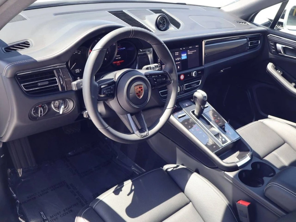 2026 Porsche Macan GTS - Image 4 of 4