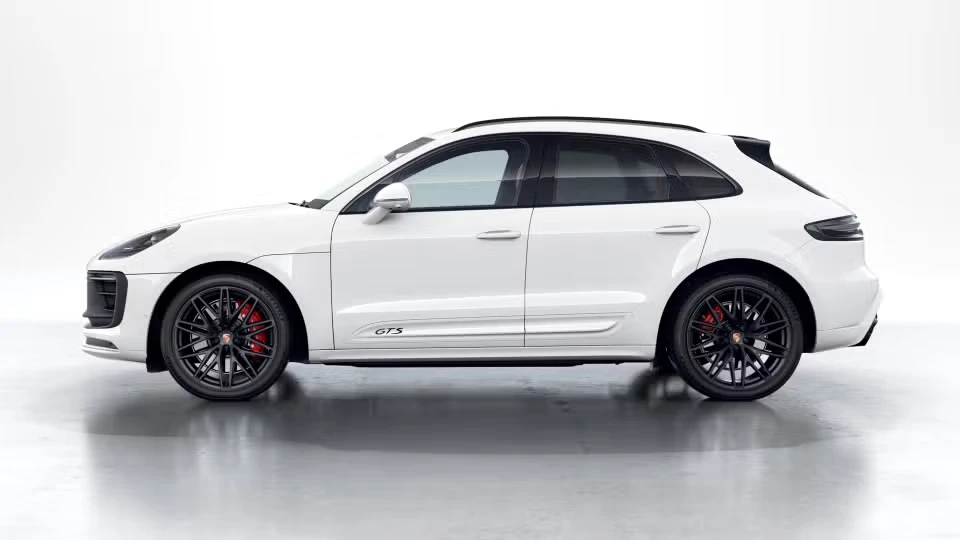 2026 Porsche Macan GTS - Image 11 of 31