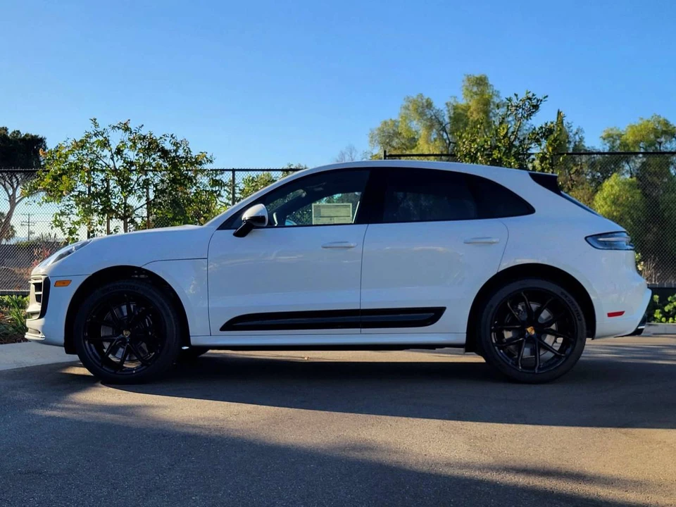 2026 Porsche Macan GTS - Image 2 of 5