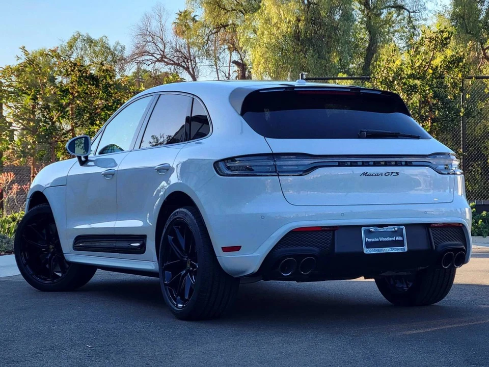 2026 Porsche Macan GTS - Image 3 of 5