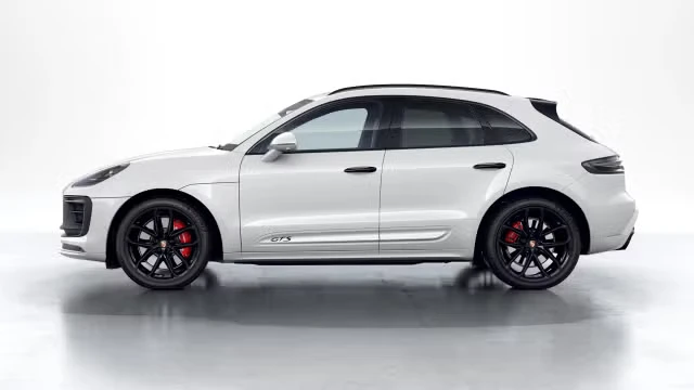 2026 Porsche Macan GTS - Image 10 of 31