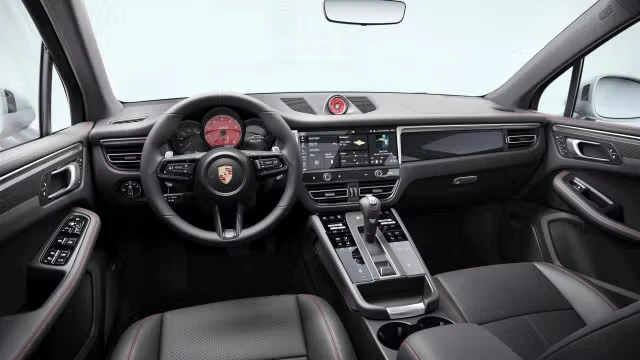 2026 Porsche Macan GTS - Image 26 of 31