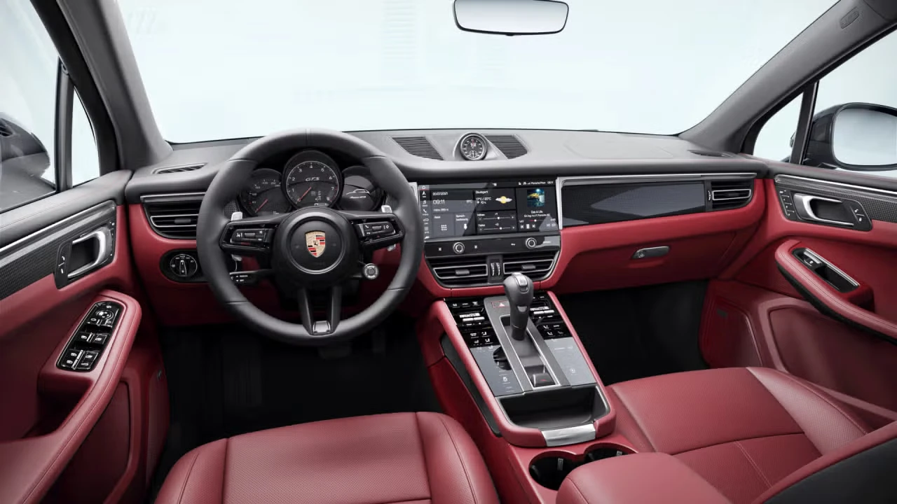 2026 Porsche Macan GTS - Image 28 of 31
