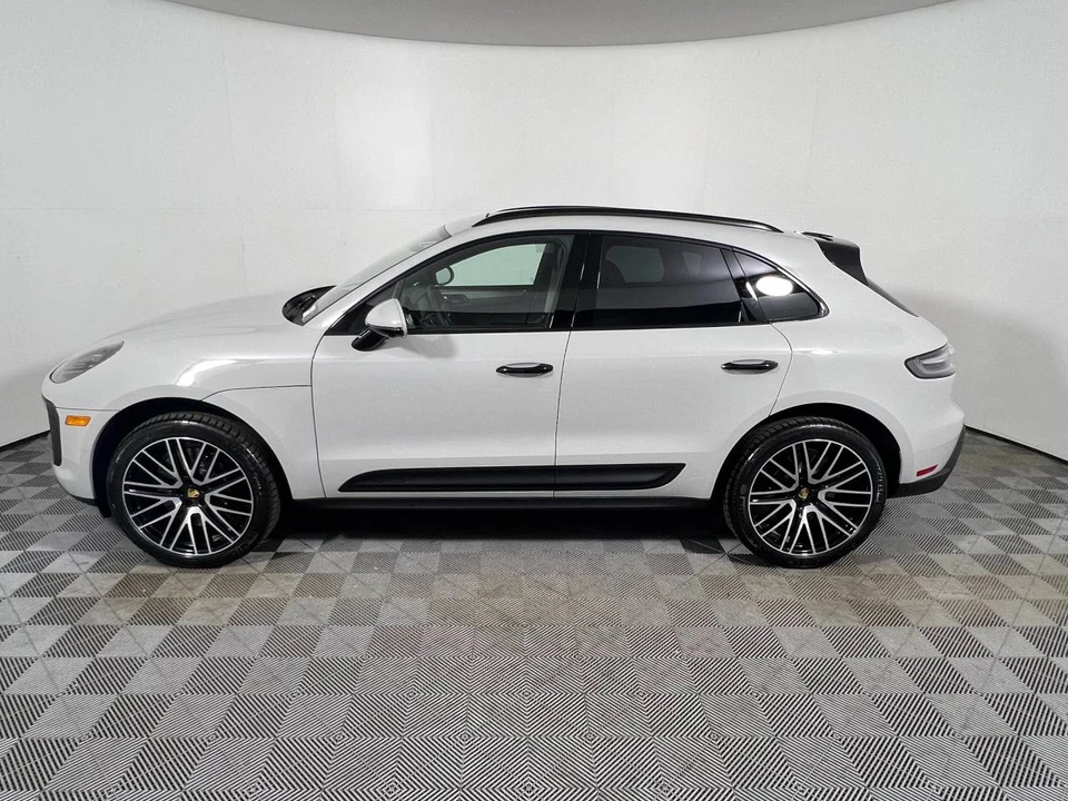 2026 Porsche Macan GTS - Image 2 of 5