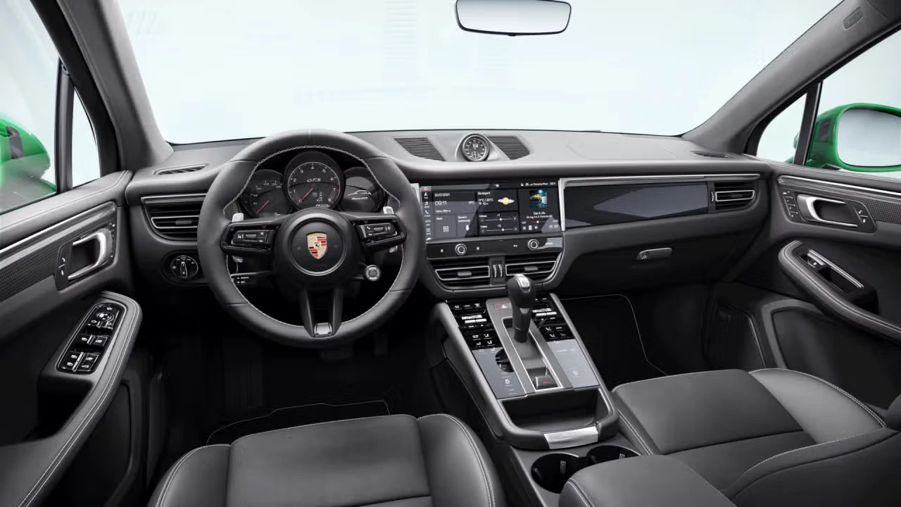 2026 Porsche Macan GTS - Image 28 of 31