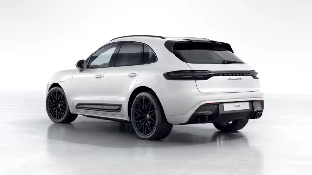 2026 Porsche Macan GTS - Image 18 of 30