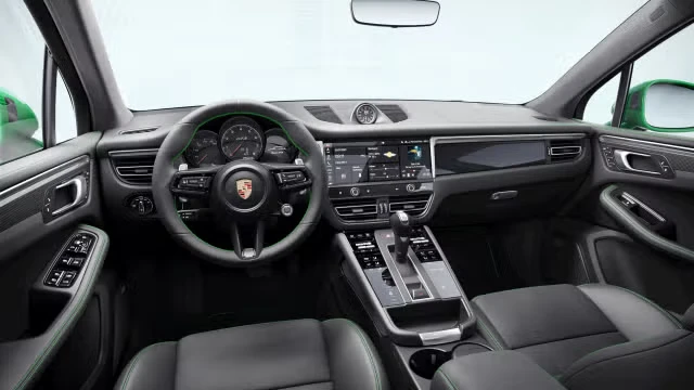 2026 Porsche Macan GTS - Image 26 of 30