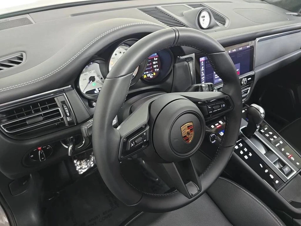 2026 Porsche Macan GTS - Image 4 of 4