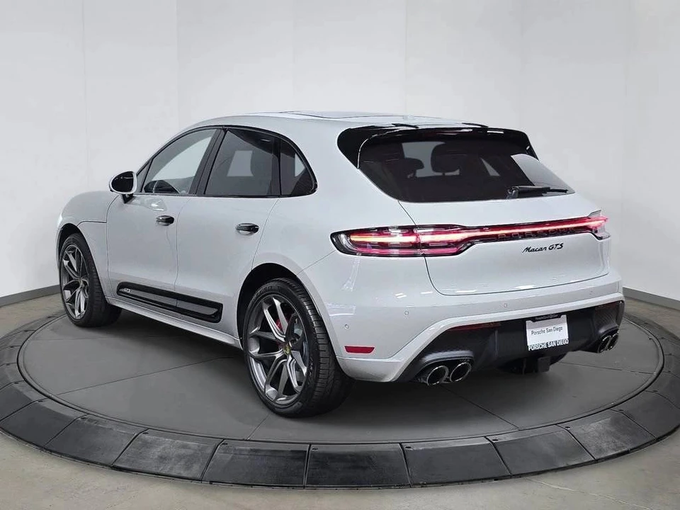 2026 Porsche Macan GTS - Image 3 of 4