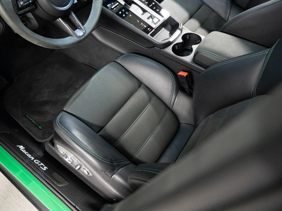 2026 Porsche Macan GTS - Image 15 of 31