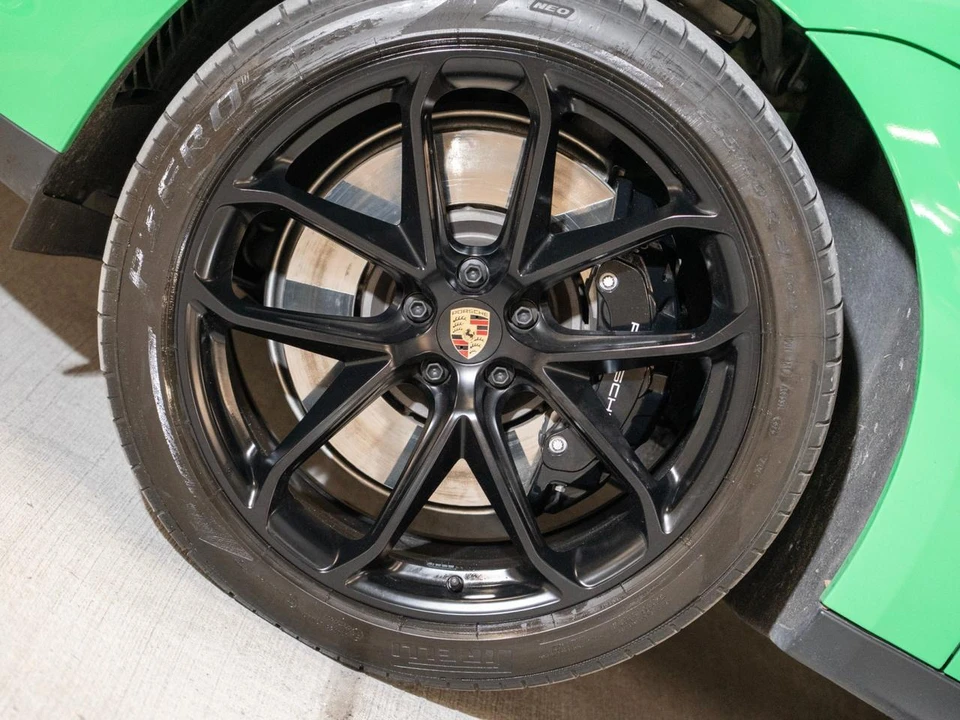 2026 Porsche Macan GTS - Image 12 of 31
