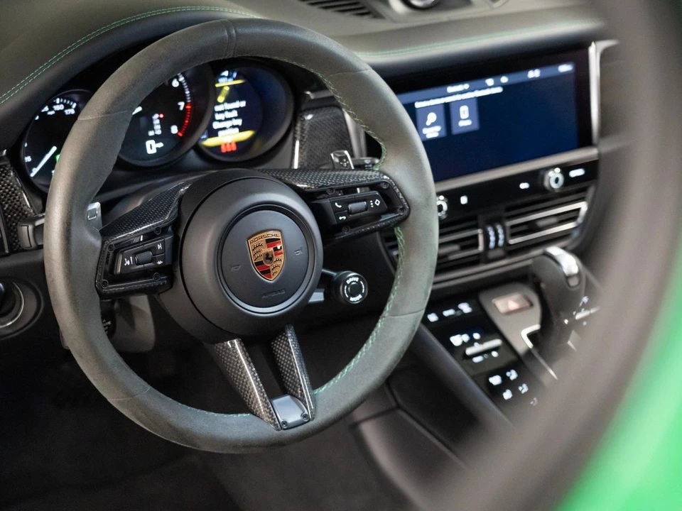 2026 Porsche Macan GTS - Image 16 of 31