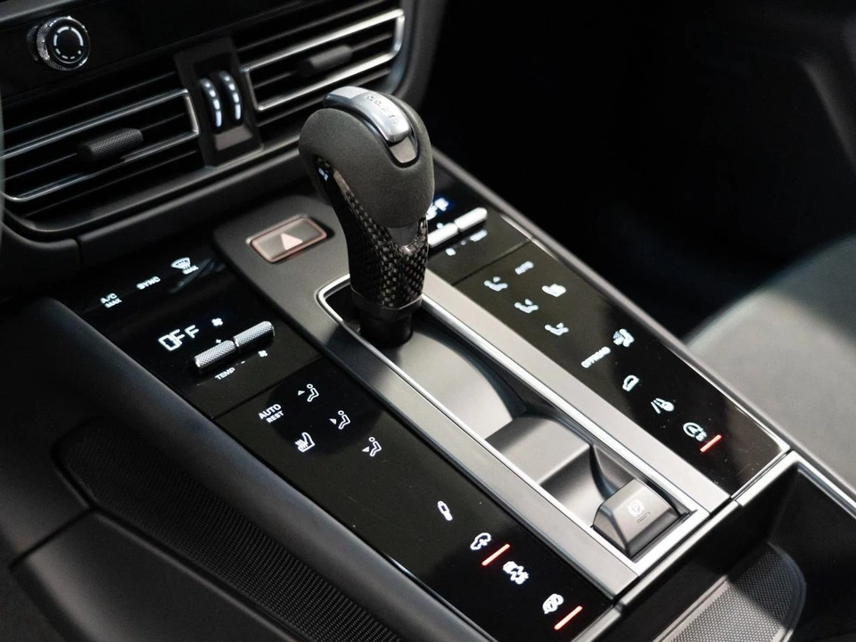2026 Porsche Macan GTS - Image 23 of 31