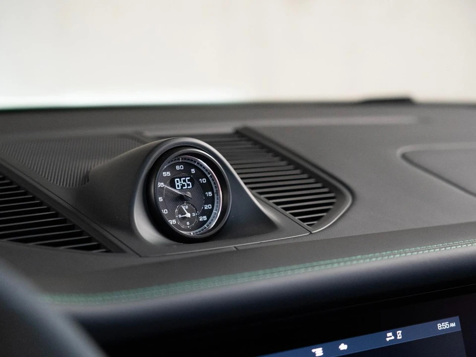2026 Porsche Macan GTS - Image 21 of 31