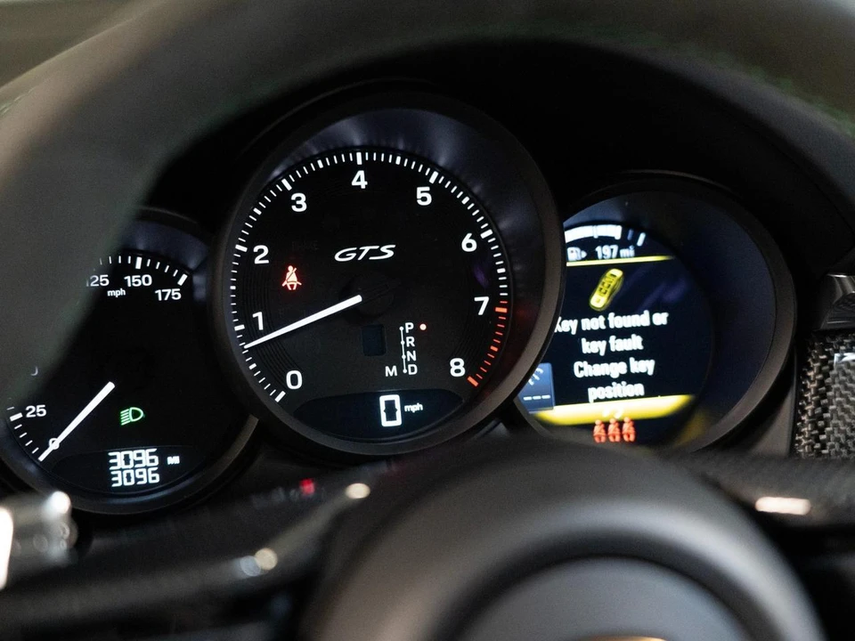 2026 Porsche Macan GTS - Image 20 of 31