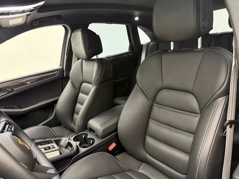 2026 Porsche Macan GTS - Image 5 of 5