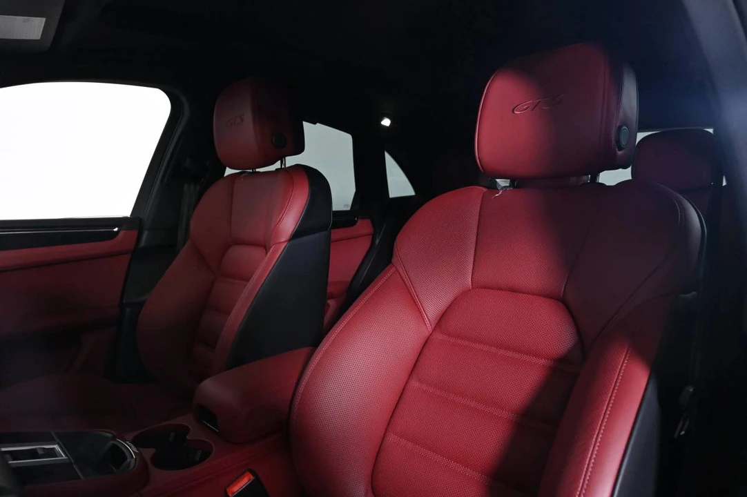 2026 Porsche Macan GTS - Image 5 of 5