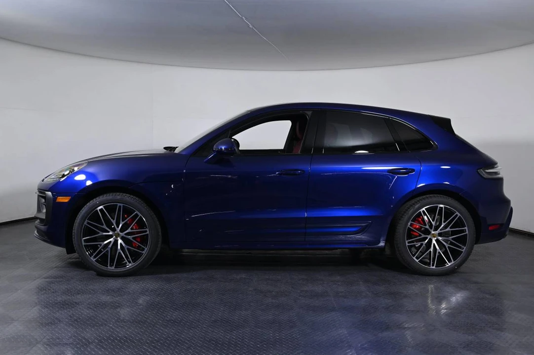 2026 Porsche Macan GTS - Image 2 of 5
