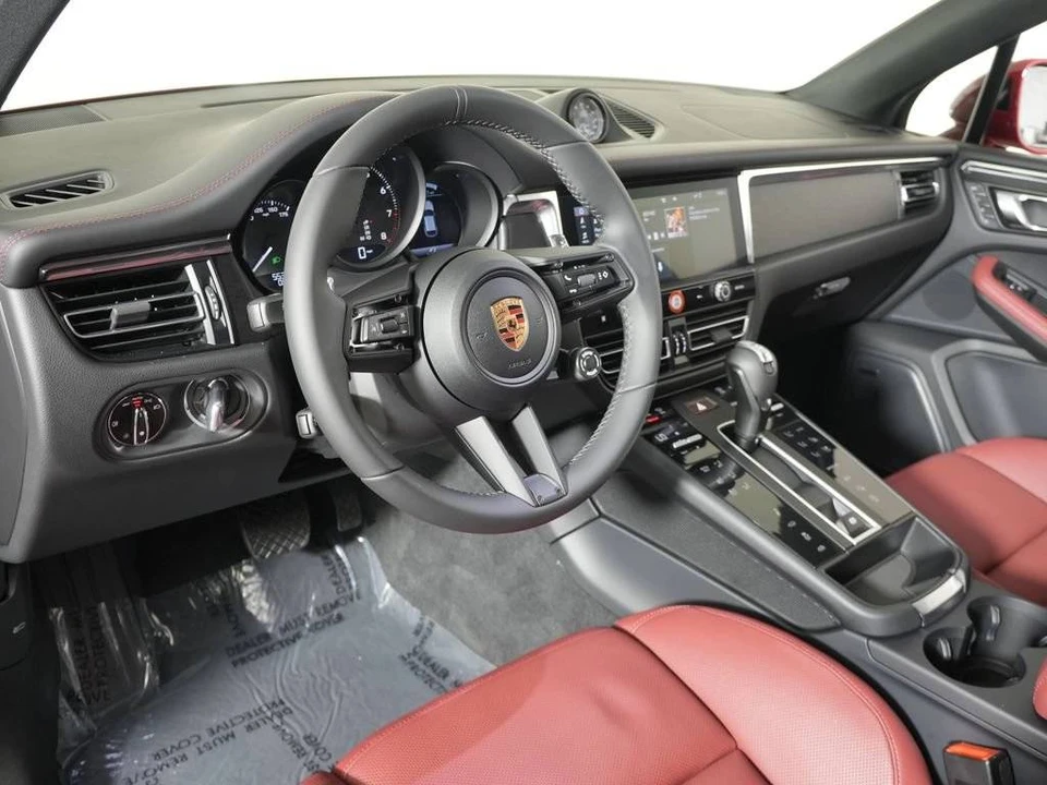 2026 Porsche Macan GTS - Image 4 of 4