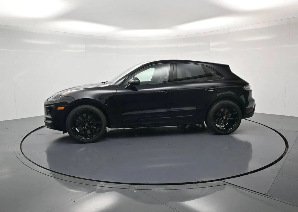 2026 Porsche Macan GTS - Image 2 of 5