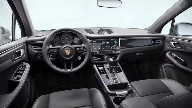 2026 Porsche Macan GTS - Image 26 of 31
