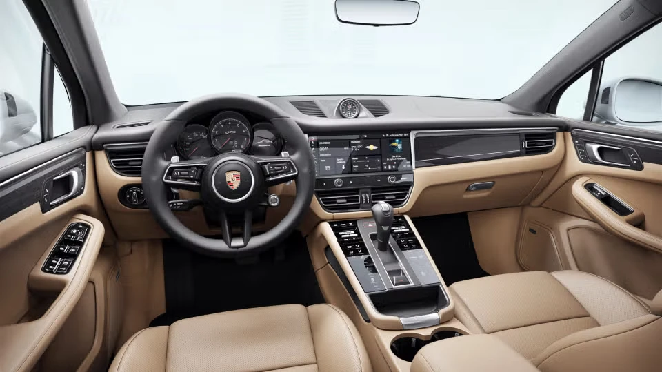 2026 Porsche Macan GTS - Image 27 of 31