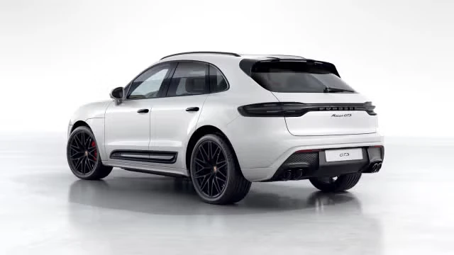 2026 Porsche Macan GTS - Image 18 of 31