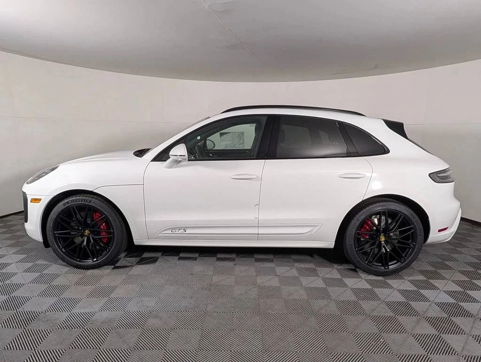 2026 Porsche Macan GTS - Image 2 of 5