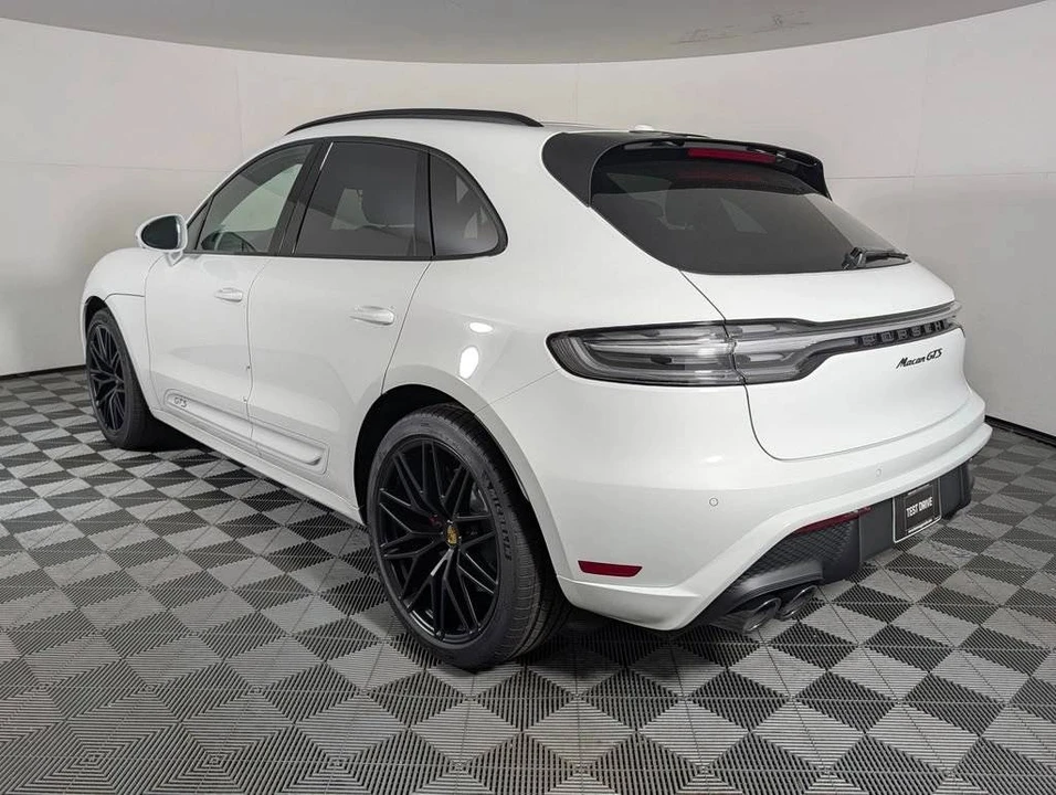 2026 Porsche Macan GTS - Image 3 of 5