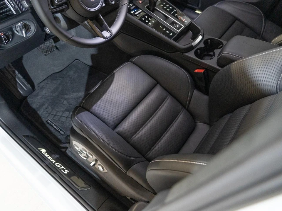 2026 Porsche Macan GTS - Image 14 of 26