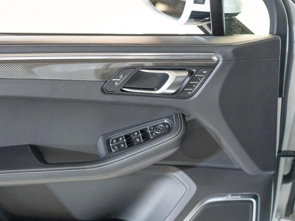 2026 Porsche Macan GTS - Image 17 of 26