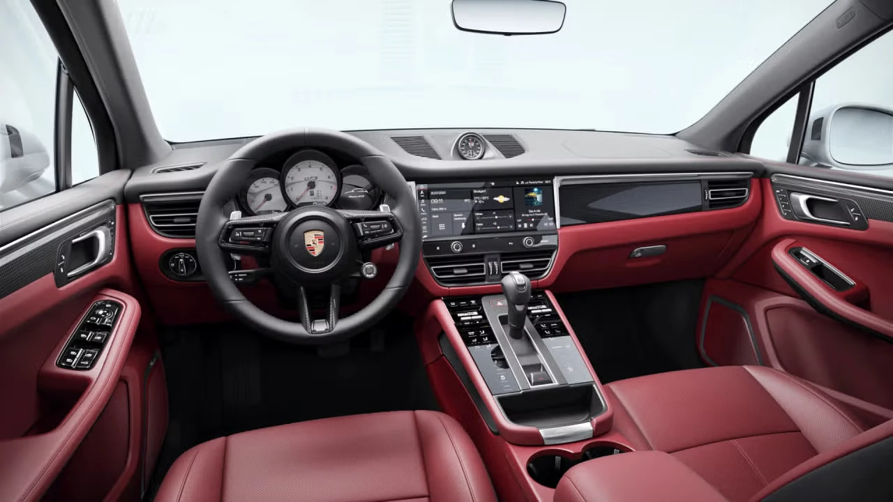 2026 Porsche Macan GTS - Image 28 of 30