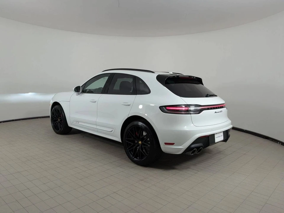 2026 Porsche Macan GTS - Image 3 of 4