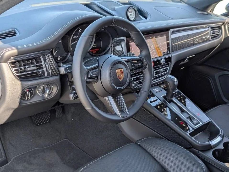 2026 Porsche Macan GTS - Image 4 of 4