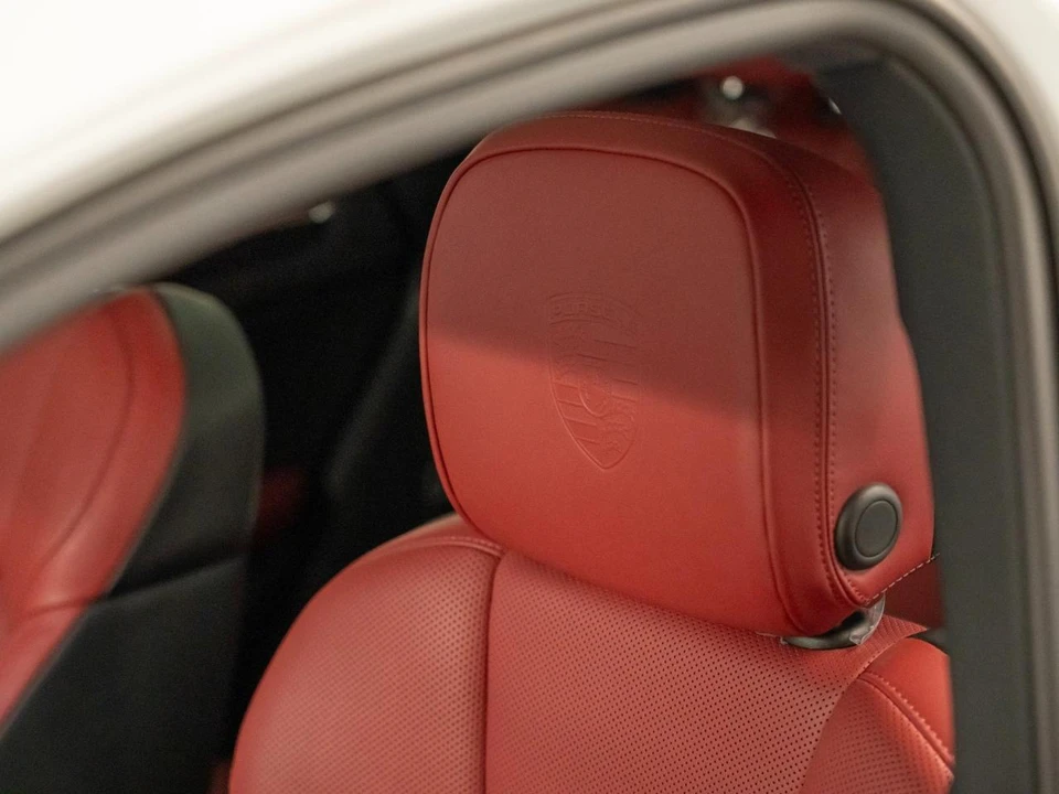 2026 Porsche Macan GTS - Image 23 of 27