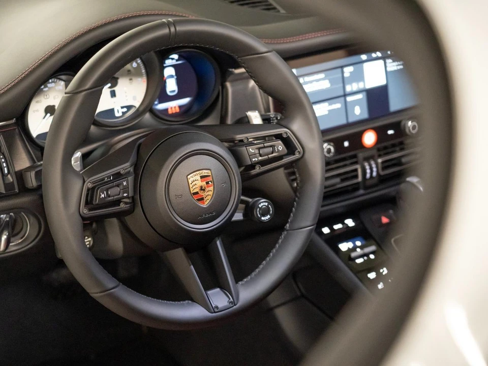 2026 Porsche Macan GTS - Image 15 of 27