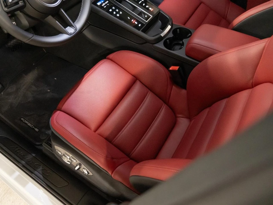 2026 Porsche Macan GTS - Image 14 of 27