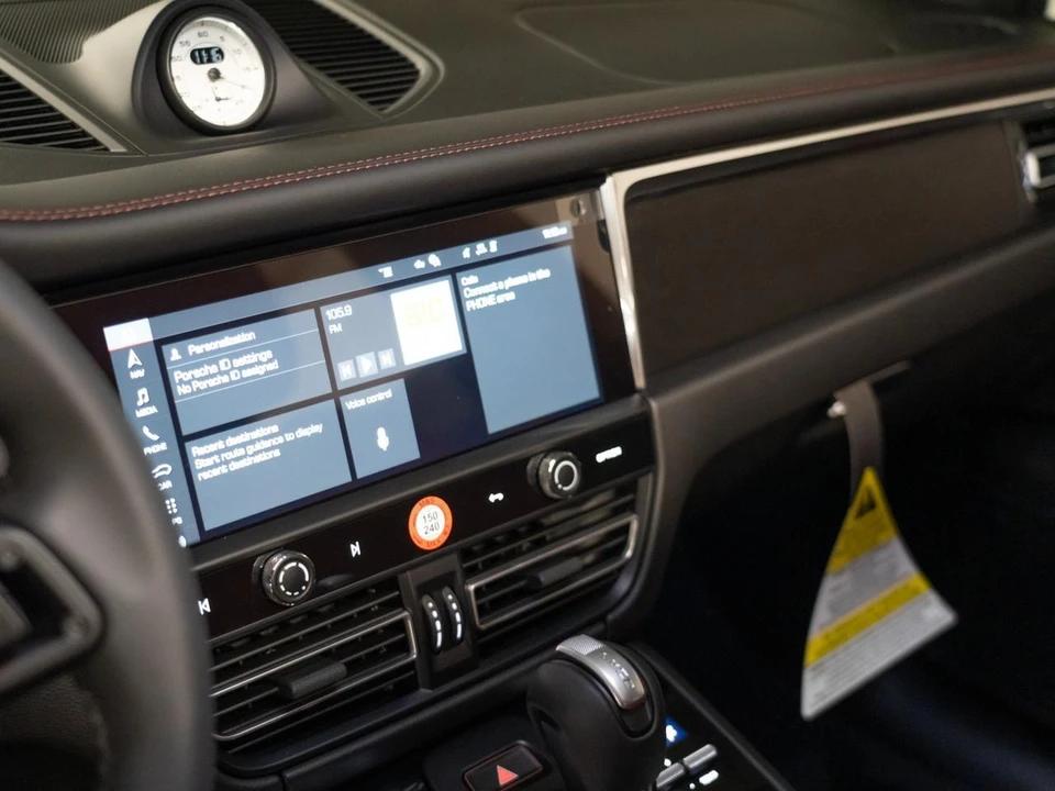 2026 Porsche Macan GTS - Image 20 of 27