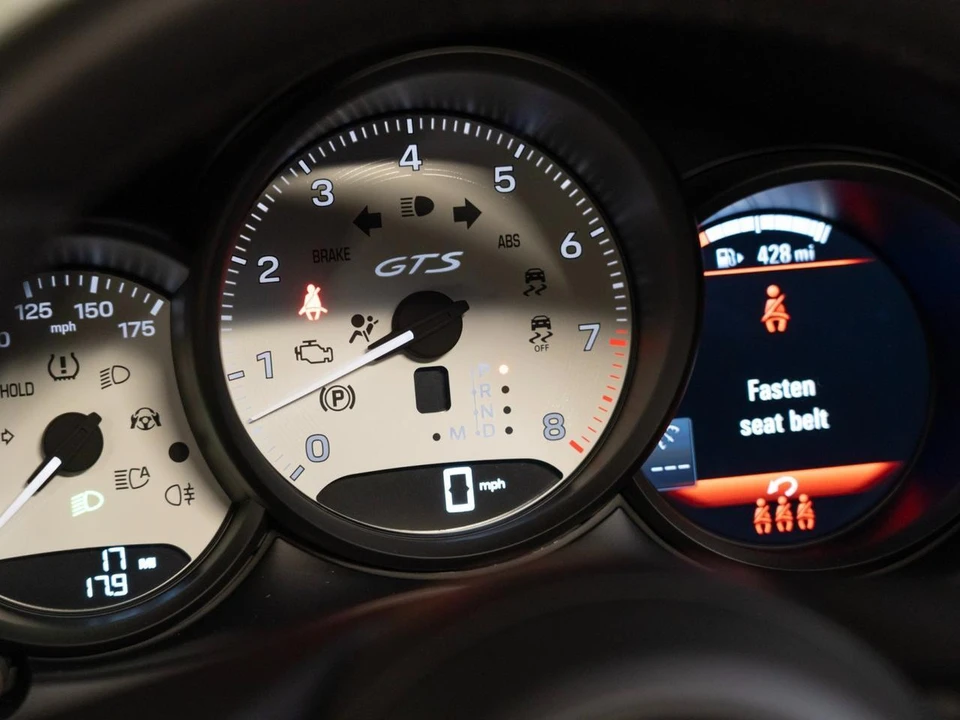 2026 Porsche Macan GTS - Image 18 of 27