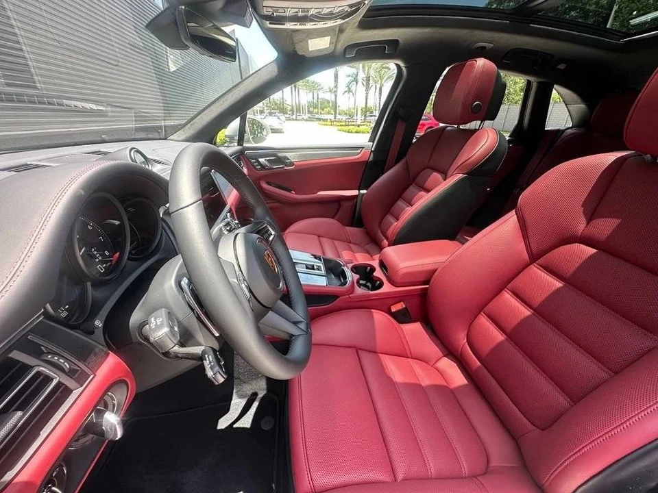 2026 Porsche Macan GTS - Image 5 of 5