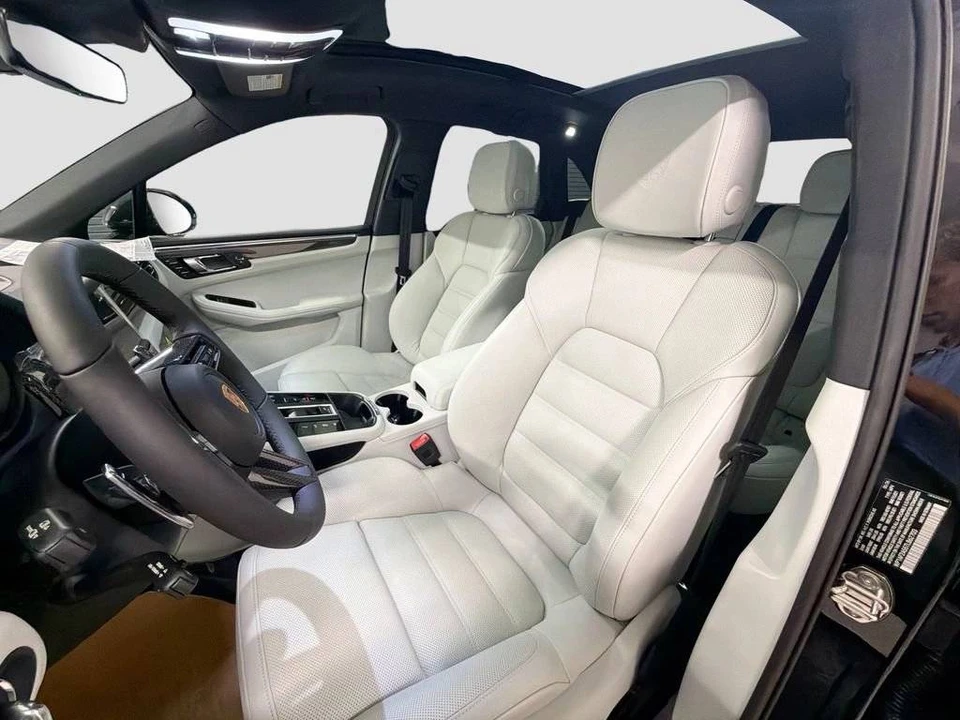 2026 Porsche Macan GTS - Image 5 of 5