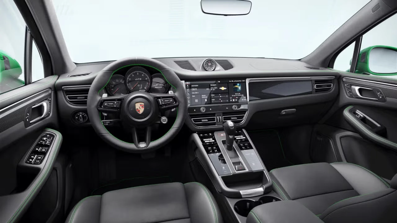 2026 Porsche Macan GTS - Image 28 of 31