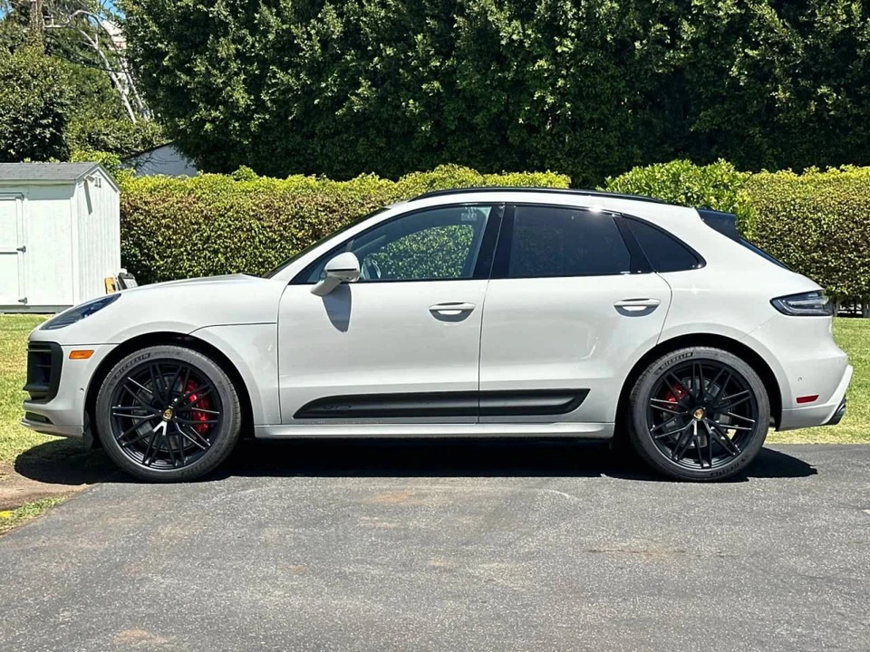 2026 Porsche Macan GTS - Image 2 of 5