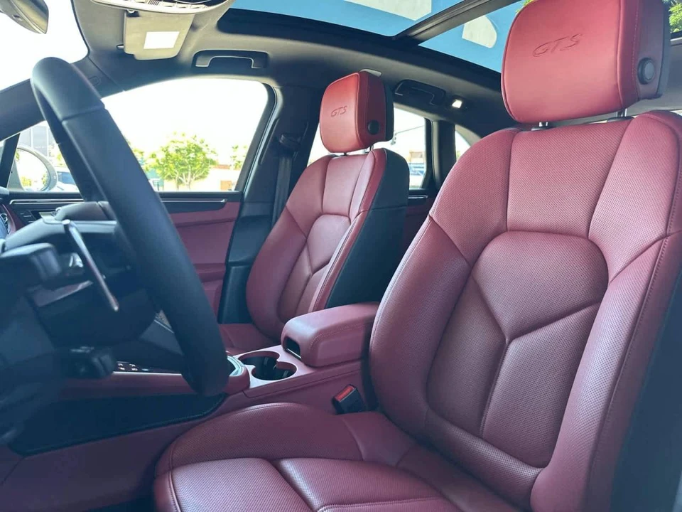 2026 Porsche Macan GTS - Image 5 of 5