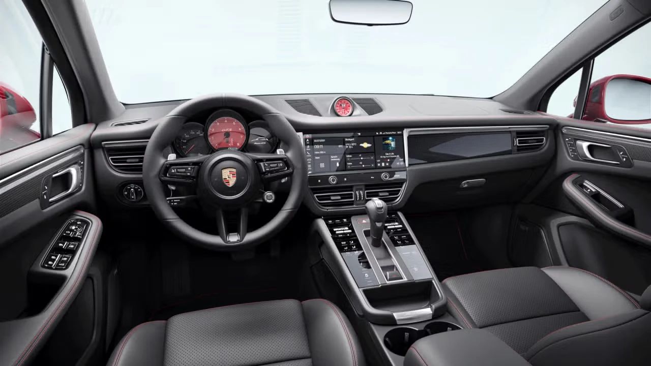 2026 Porsche Macan - Image 28 of 30