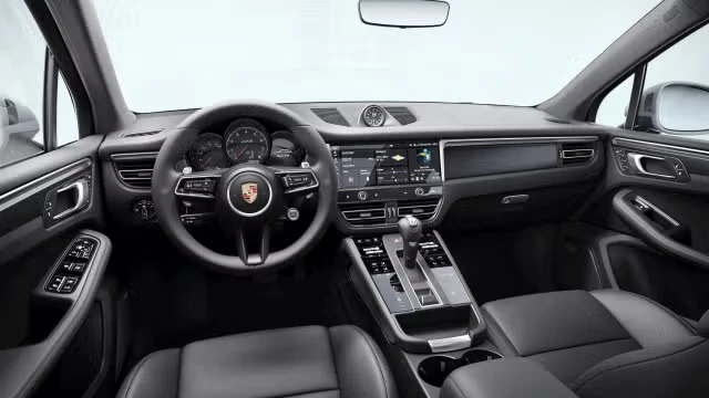 2026 Porsche Macan GTS - Image 26 of 30