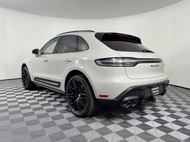 2026 Porsche Macan GTS - Image 18 of 31